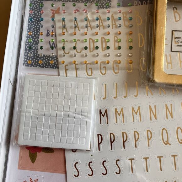 Violet Studio Essentials Collection Ultimate Card Making Kit Over 350 Pieces - Picture 4 of 10